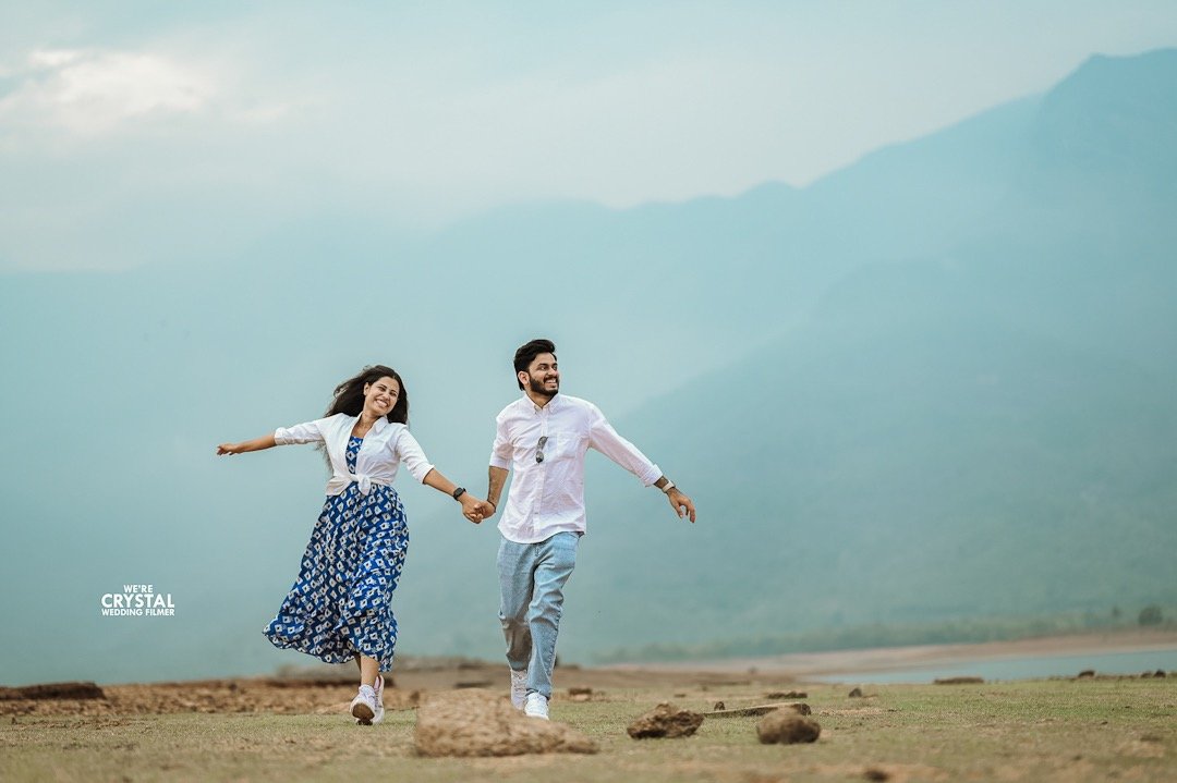 Creative outdoor save the date portrait